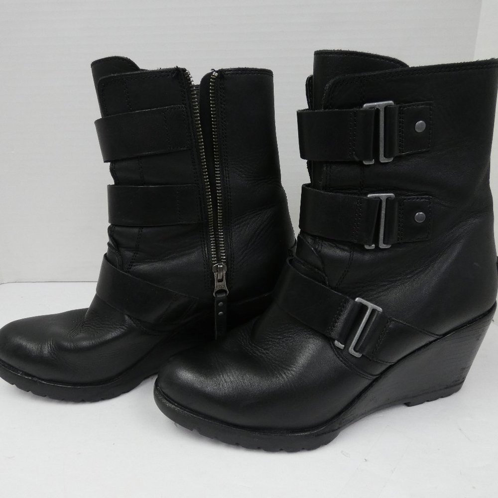 Sorel Ladies Leather Wedge Buckle Ankle Boot Size 10